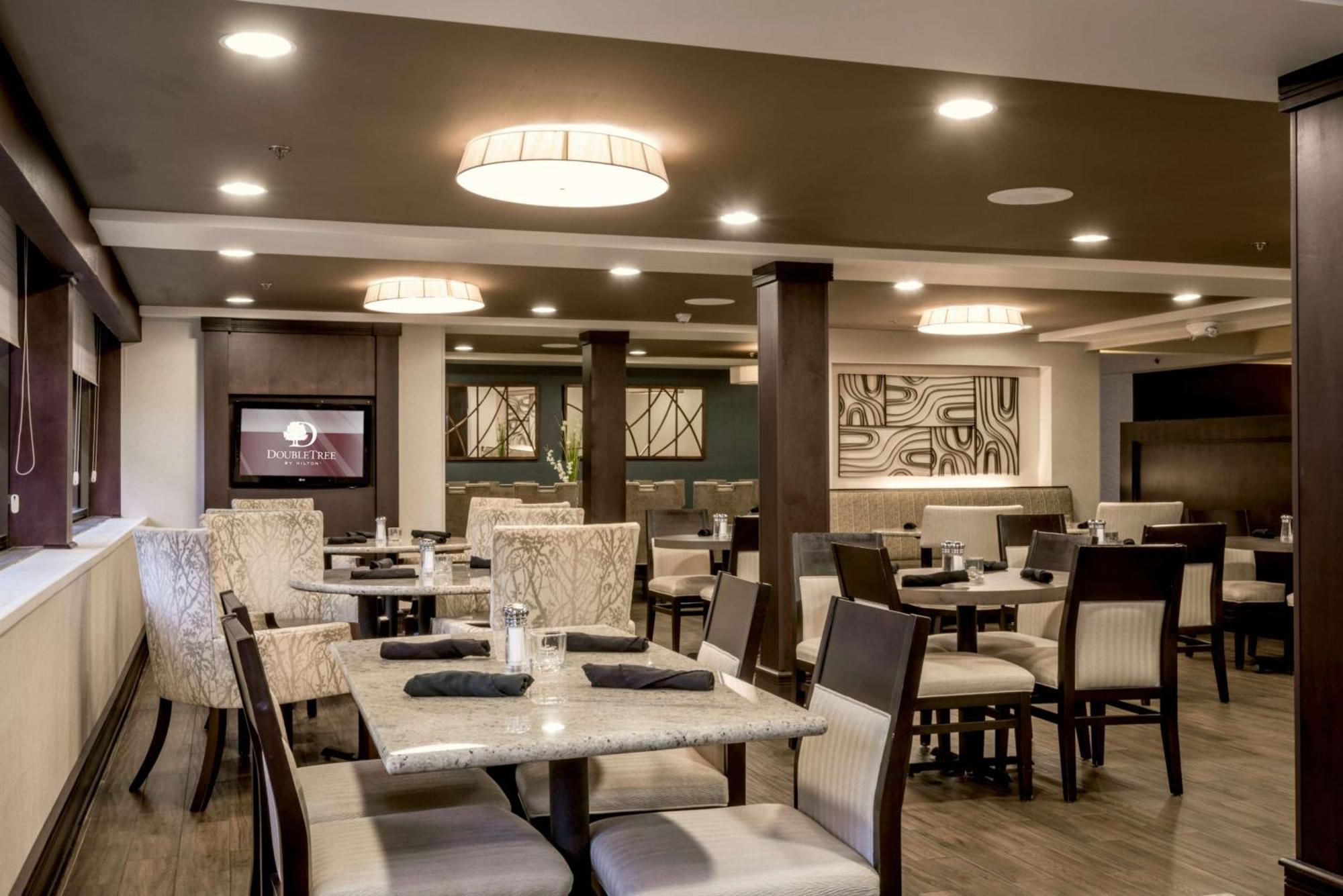 Doubletree By Hilton Montgomery Downtown Zewnętrze zdjęcie